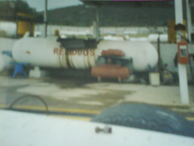 TANQUE DE ALMACENAMIENTO DE RESIDUOS